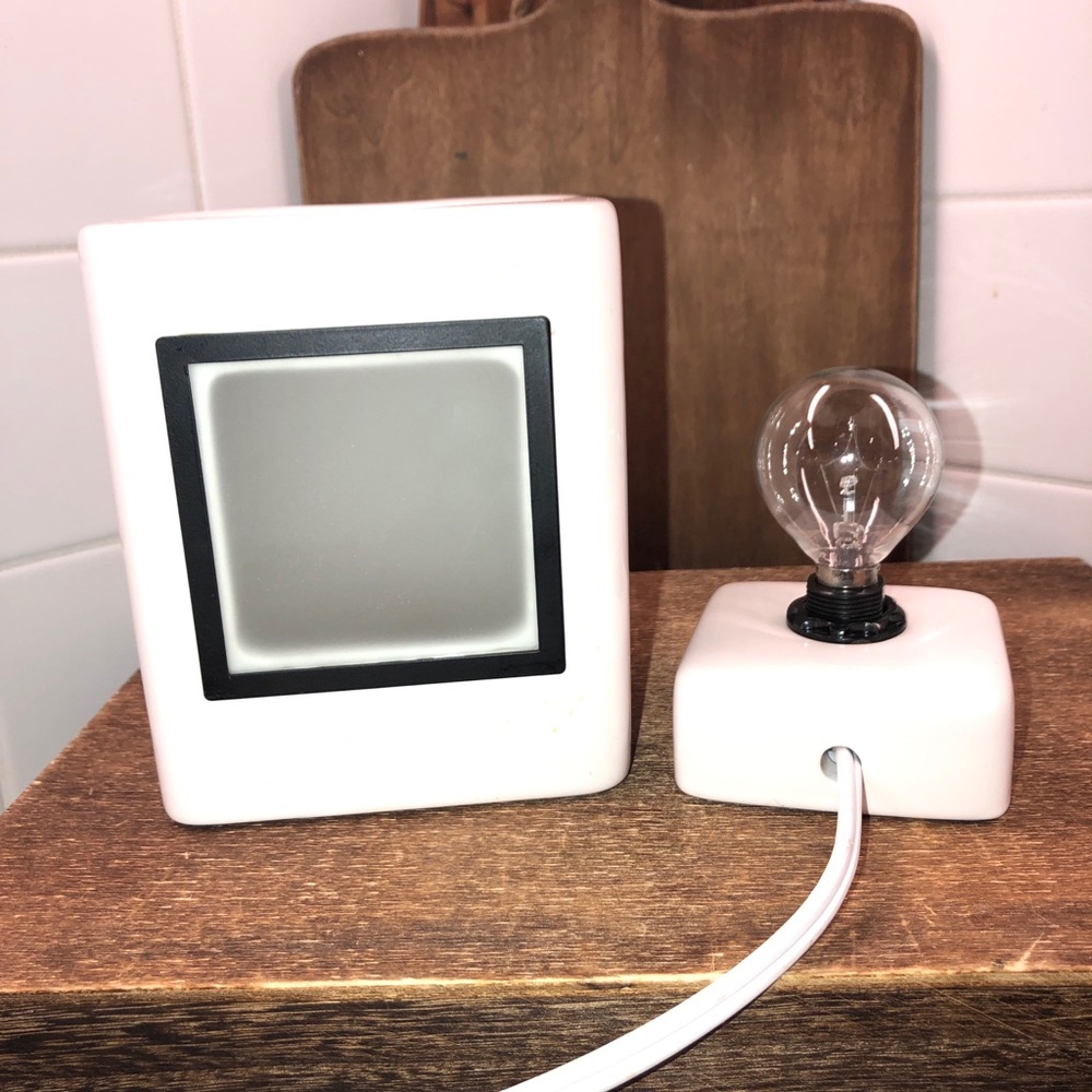 SCENTSY White Warmer Retired